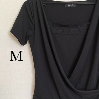 美品【FJER】ドレープデザイントップス レイヤード風 半袖カットソー/M(カットソー(半袖/袖なし))