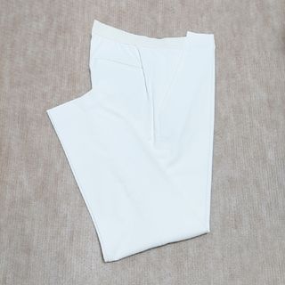 ユニクロ(UNIQLO)の未使用 UNIQLO レギンスパンツ 白 M(カジュアルパンツ)