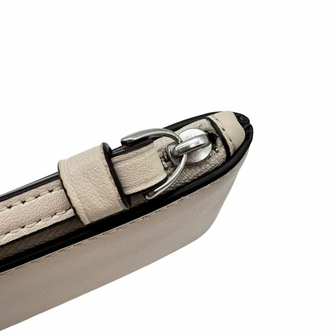 ☆新品☆COACH コーチポーチ ホワイト シグネチャー レザー ポーチ