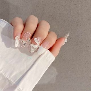 【特価商品】24枚入り ネイルチップ ホワイトの蝶结び大人レディなタイダイ柄 パ(ネイルケア)