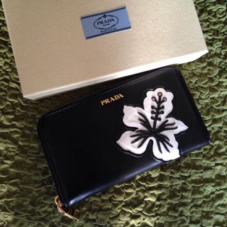 プラダ(PRADA)の新品 PRADA 大花柄 ラウンドファスナー 長財布 ブラック フラ ハワイ (財布)