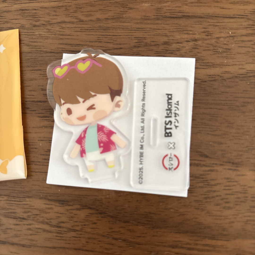 BTS スシロー　カラーチェンジングカップ　ステッカー　アクスタ　ジン スシローBTS カラーチェンジングカップ - メルカリ