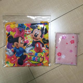 ディズニー(Disney)の新品ミッキー&ミニー巾着袋とミニタオルセット(ポーチ)