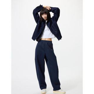 ユニクロ(UNIQLO)の【新品】UNIQLO ユニクロ　ドライスウェットカーブパンツ(カジュアルパンツ)