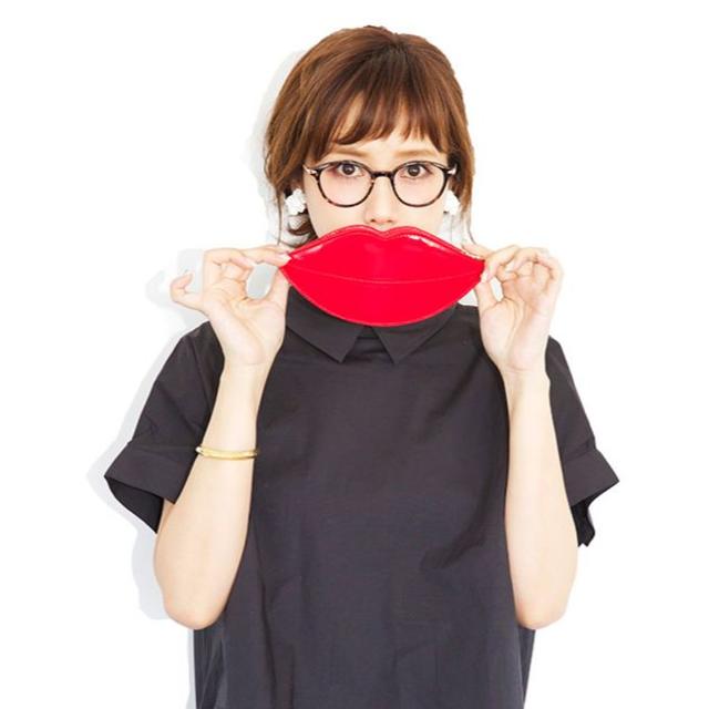 Zoff(ゾフ)のhiinut様専用　Zoff×田中里奈　コラボ　リップ型　メガネケース レディースのファッション小物(ポーチ)の商品写真