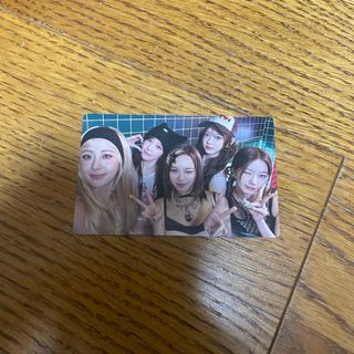 ルセラフィム(LE SSERAFIM)の【LE SSERAFIM】DIFFERENT 集合 トレカ1(アイドルグッズ)