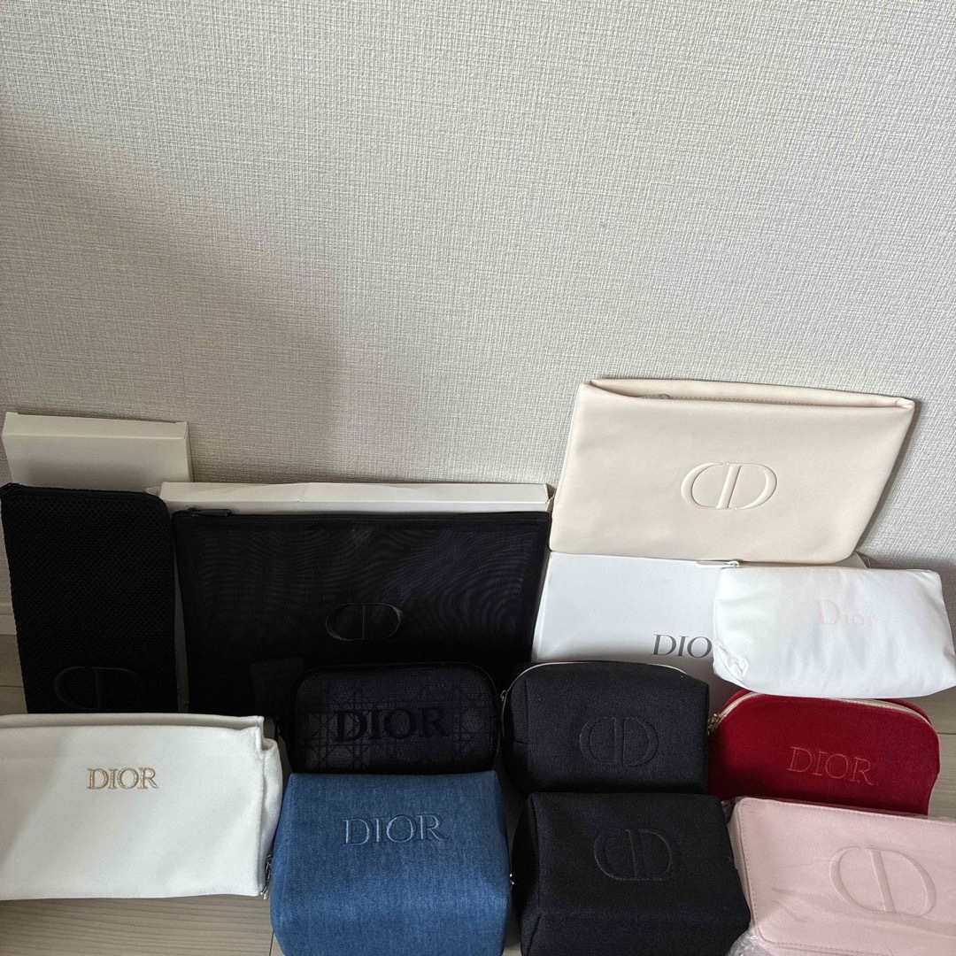 Christian Dior(クリスチャンディオール)の【新品未使用】豪華✨ディオールオリジナルポーチ１１個セット エンタメ/ホビーのコレクション(ノベルティグッズ)の商品写真