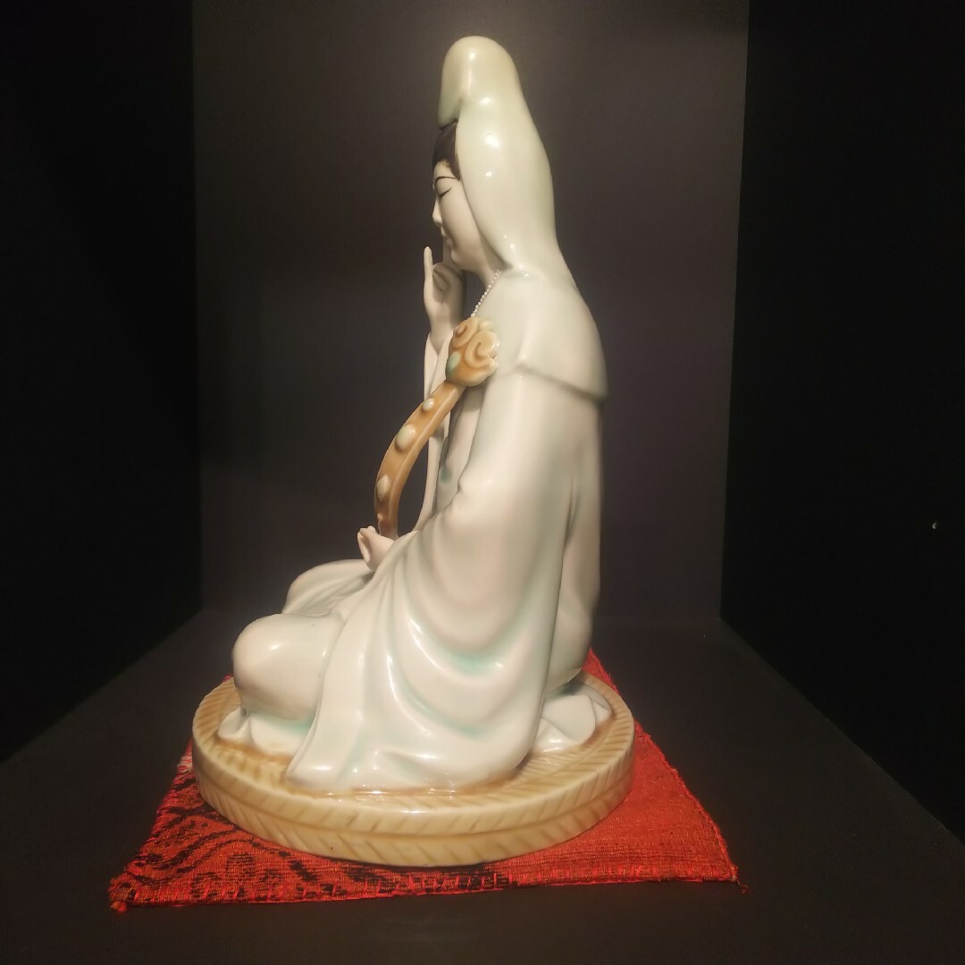 中国仏教 美術品 如意持ち菩薩 仏像 広州陶芸 彫刻 白磁 座像 高21cm