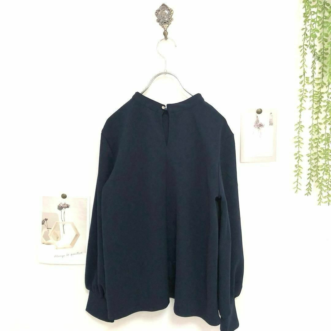 6896 EMMA JAMES デザインブラウス M 無地 フェミニン レディースのトップス(シャツ/ブラウス(長袖/七分))の商品写真