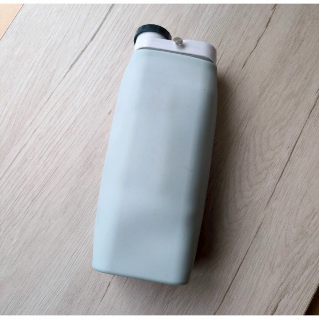 折りたたみ水筒　ブルー　600ml　ウォーターボトル　持ち運び　コンパクト　携帯 インテリア/住まい/日用品のキッチン/食器(その他)の商品写真
