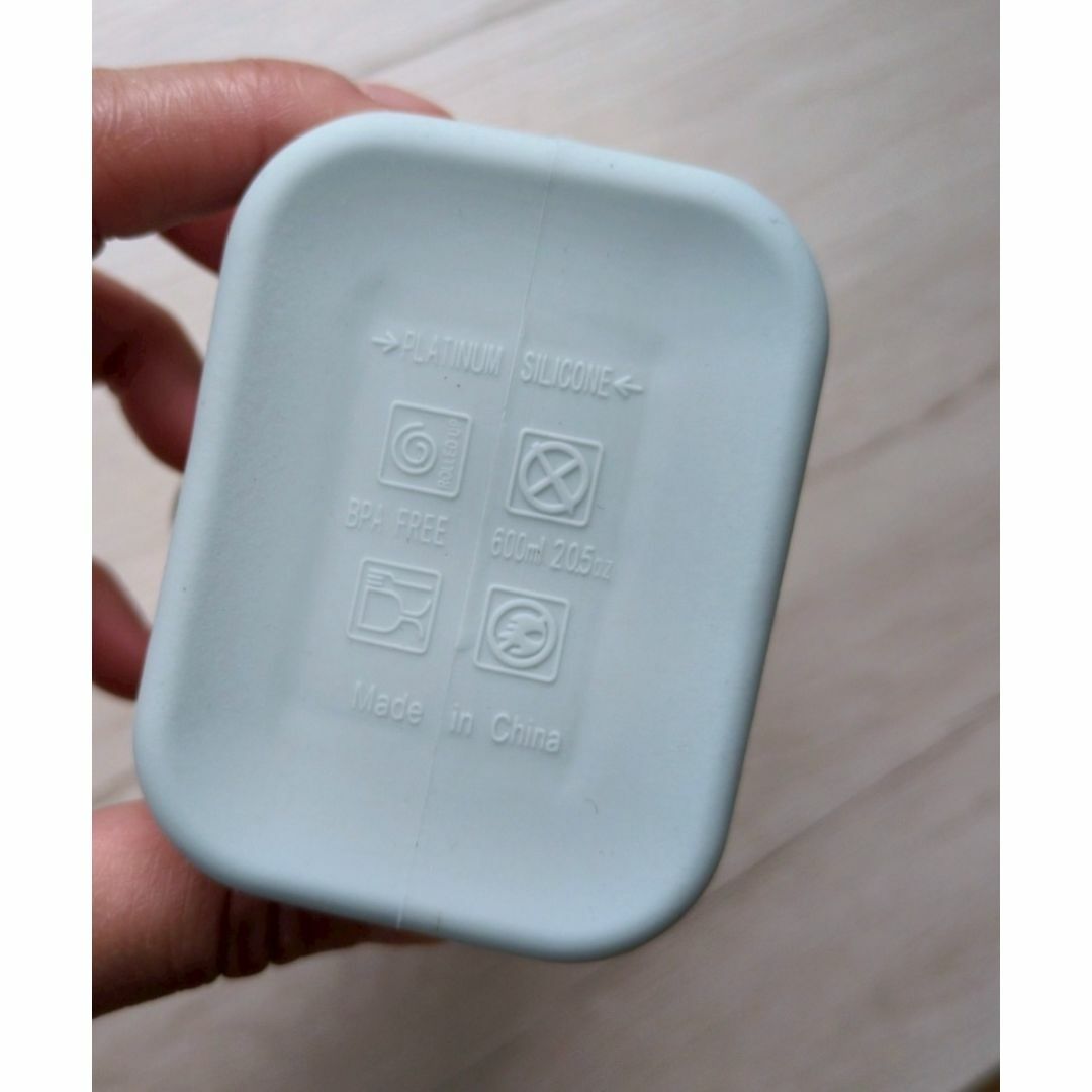 折りたたみ水筒　ブルー　600ml　ウォーターボトル　持ち運び　コンパクト　携帯 インテリア/住まい/日用品のキッチン/食器(その他)の商品写真
