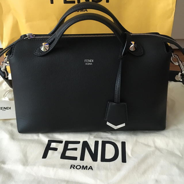 FENDI(フェンディ)のkurifu0302様専用♡新品♡入手困難 FENDI スモールボストンバック レディースのバッグ(ボストンバッグ)の商品写真