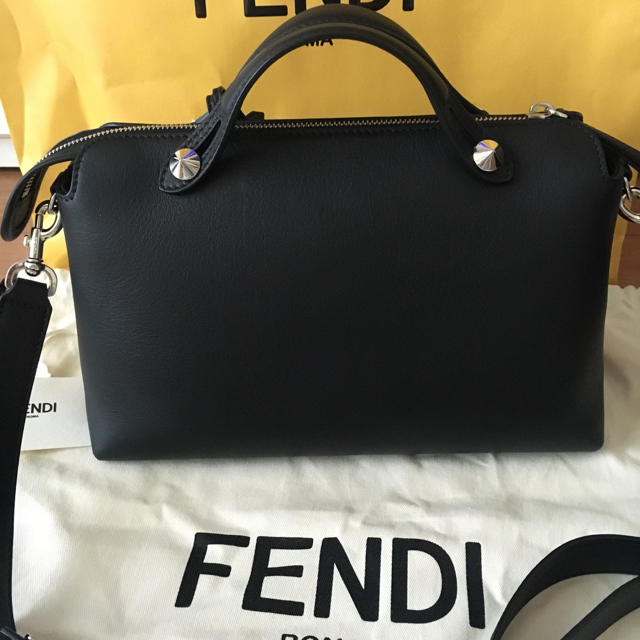 FENDI(フェンディ)のkurifu0302様専用♡新品♡入手困難 FENDI スモールボストンバック レディースのバッグ(ボストンバッグ)の商品写真