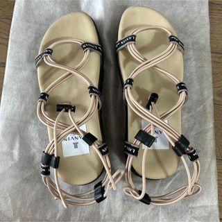 ランバンオンブルー(LANVIN en Bleu)のLAVIAN en Blue ベージュ ストラップサンダル　smallサイズ(サンダル)