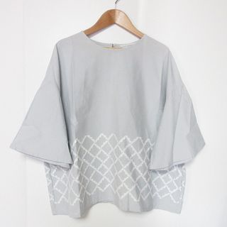 ミナペルホネン(mina perhonen)の良品 minaperhonen ミナペルホネン petal fence 格子刺繍 ブラウス aas1189 サイズ38 ライトブルー レディース 古着 中古 USED(シャツ/ブラウス(半袖/袖なし))