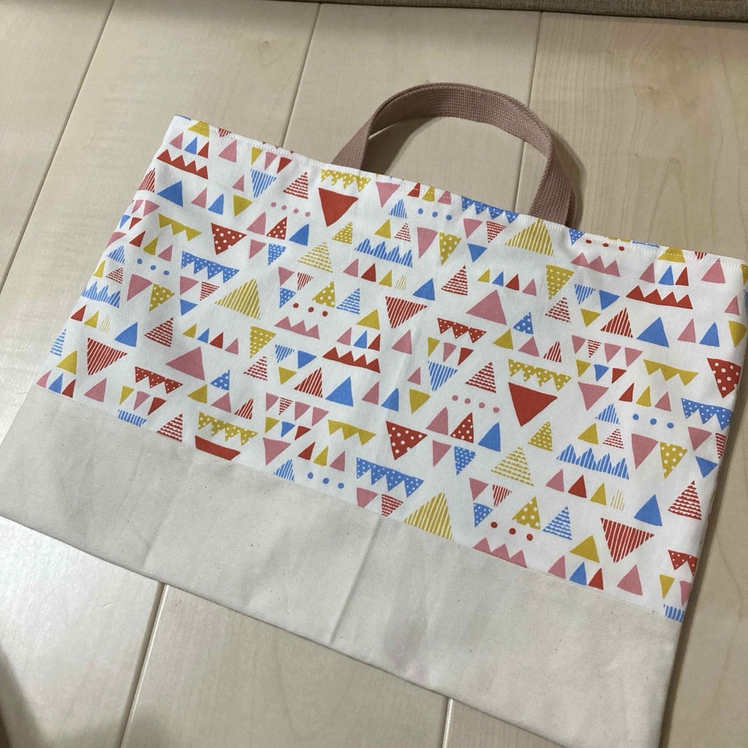 再販！ハンドメイド　レッスンバッグ　女の子　ガーランド ハンドメイドのキッズ/ベビー(バッグ/レッスンバッグ)の商品写真