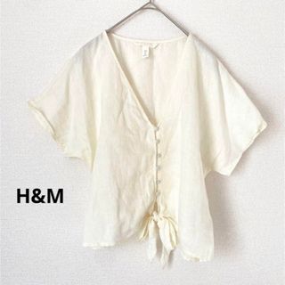 エイチアンドエム(H&M)のH&M アイボリー Vネック 半袖シャツ 麻100(シャツ/ブラウス(半袖/袖なし))