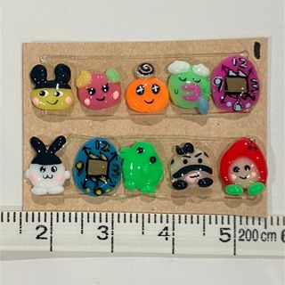 ①  ネイルパーツ　たまごっち　(デコパーツ)