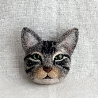 羊毛フェルト　キジトラ　猫　ブローチ　キーホルダー　マグネット