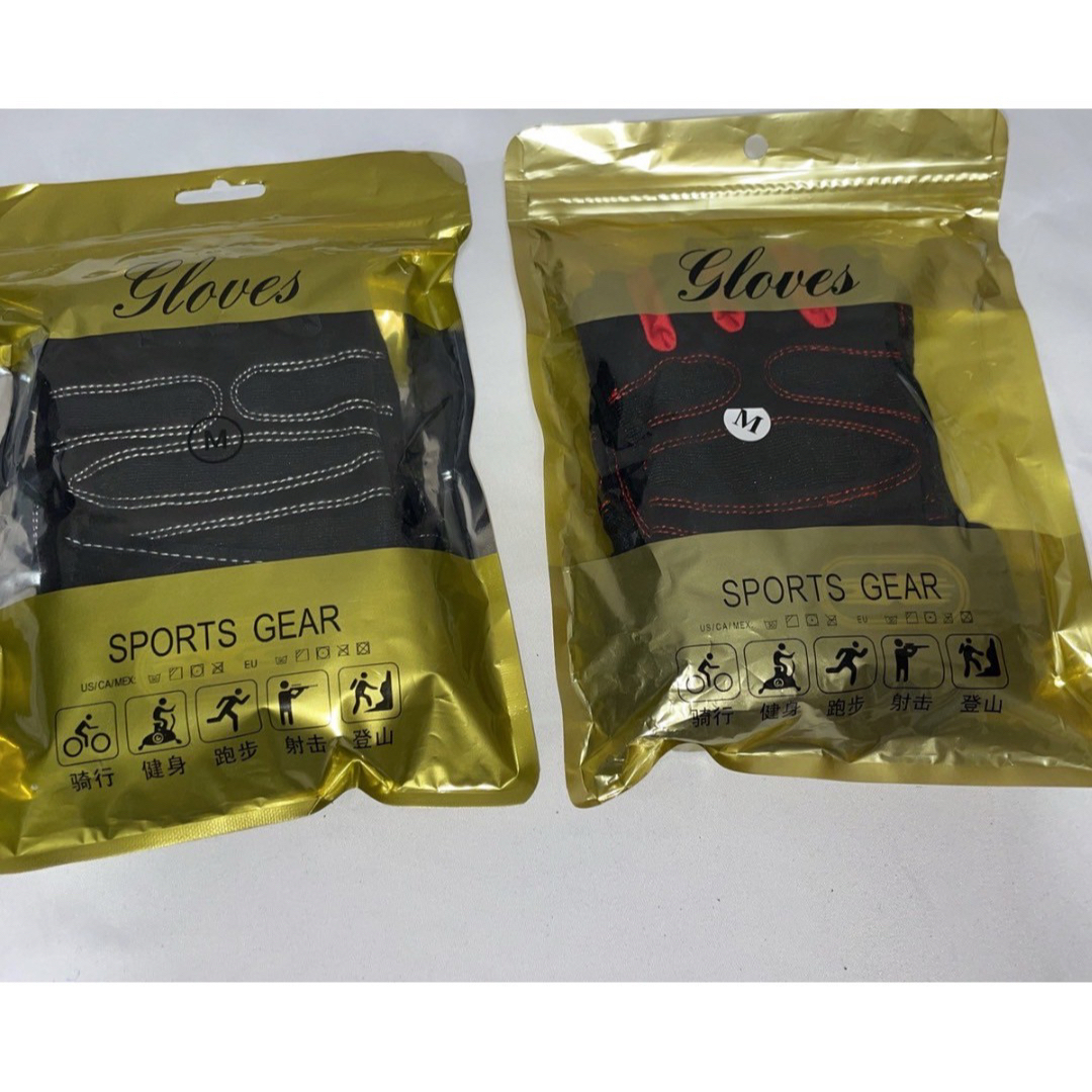 トレーニンググローブ黒×白　Mサイズ スポーツ/アウトドアのトレーニング/エクササイズ(トレーニング用品)の商品写真