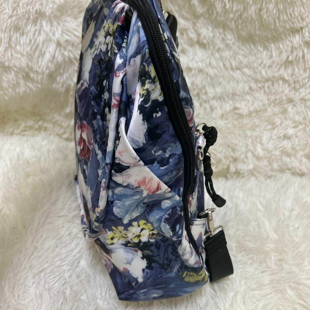 【極美品】BASARA TYO 花柄　撥水加工　リュック　デイパック　青系色 レディースのバッグ(リュック/バックパック)の商品写真
