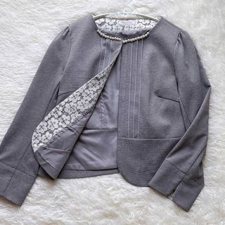 クチュールブローチ(Couture Brooch)の〚美品〛クチュールブローチ ジャケット レース パール ワールド 40 グレー(ノーカラージャケット)