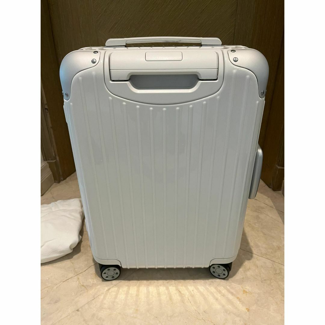 【開店記念セール！】 RIMOWA スーツ 36L 白 ハイブリッドキャビン RIMOWA リモワ - 旅行かばん・小分けバッグ