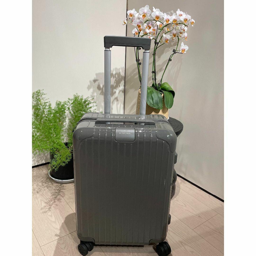 他の人はこちらも検索 Essential RIMOWA 新品未使用 - RIMOWA Cabin グレーの スレート バッグ