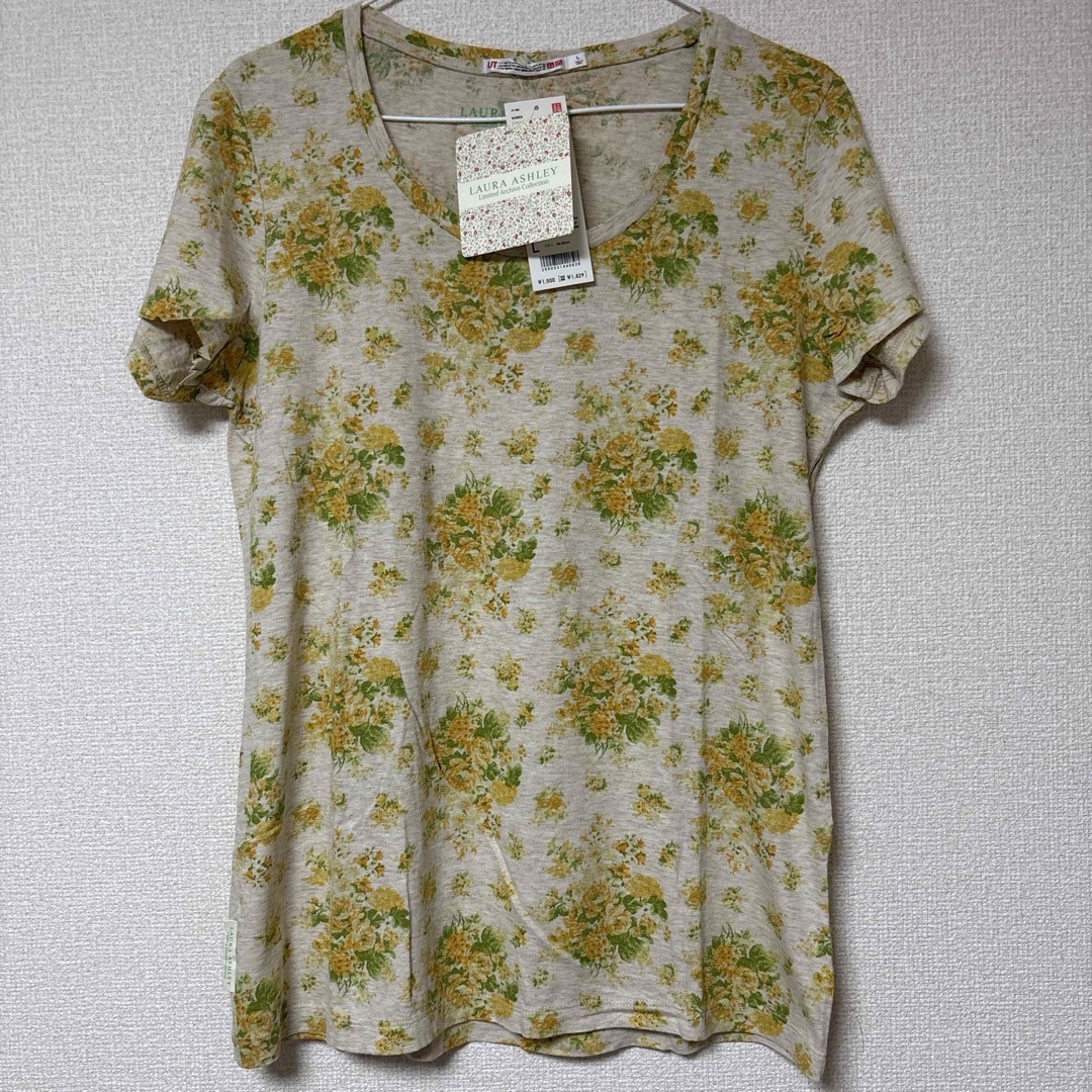 UNIQLO(ユニクロ)のユニクロxローラ•アシュレイ クルーネックT 黄花 タグ付 Lサイズ レディースのトップス(Tシャツ(半袖/袖なし))の商品写真