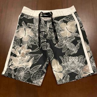 DIESEL - 【半額以下】DIESEL ハイビスカスデザイン 水陸両用ショートパンツ Sサイズ