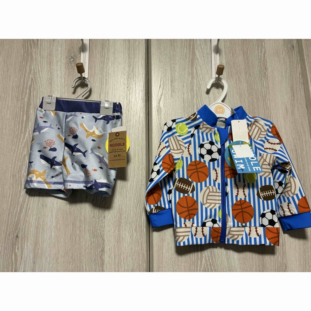 水着・ラッシュガードセット 80cm バスケット　イルカ　新品　ベビー キッズ/ベビー/マタニティのベビー服(~85cm)(水着)の商品写真
