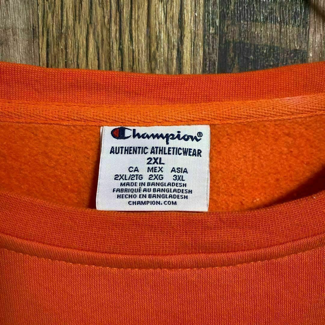 Champion(チャンピオン)のチャンピオン メンズ スウェット トレーナー オレンジ ロゴ Tiger 古着 メンズのトップス(スウェット)の商品写真