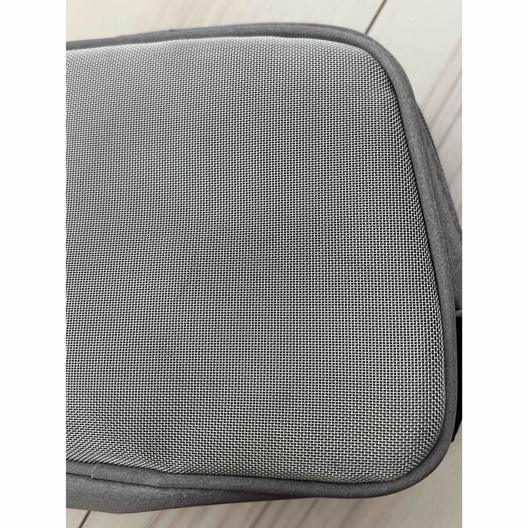 MARY QUANT(マリークヮント)のMARY QUANT マリークワント ポーチ メイクポーチ シルバー レディースのファッション小物(ポーチ)の商品写真