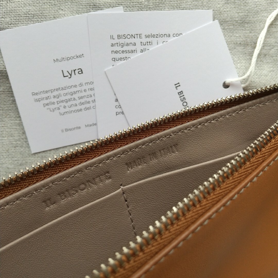 IL BISONTE(イルビゾンテ)の専用箱付き 新品未使用 イルビゾンテ IL BISONTE レザーポーチ 財布 レディースのファッション小物(財布)の商品写真