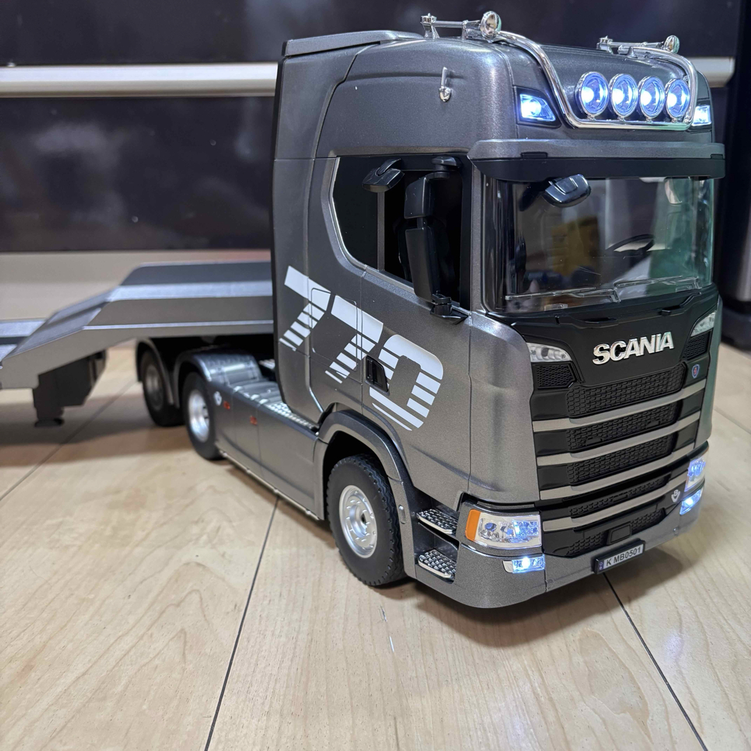 新品 1/18 19chスカニア R770 ラジコン トラック ヘッド台車