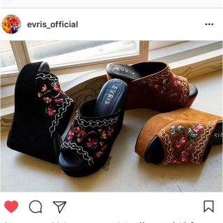 エヴリス(EVRIS)のEVRIS 厚底 サンダル エンブロイダリー 刺繍(サンダル)