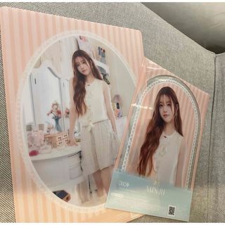 セブンイレブン限定 ILLIT アイリット　 2枚セット  クリアポスター(アイドルグッズ)