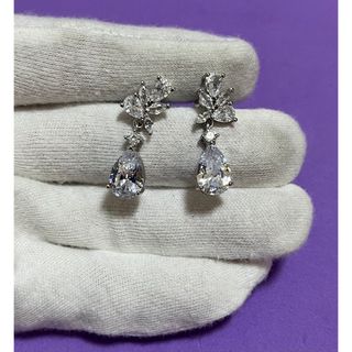 新品】 ビジューピアス　花嫁　ウエディング　前撮り　パーティー　コスプレ(ピアス)