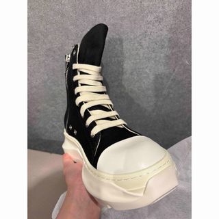 Rick Owens アブストラクト