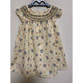 美品 1回着 お出かけ enecruスモッキングワンピース 80㎝　ナチュラル系