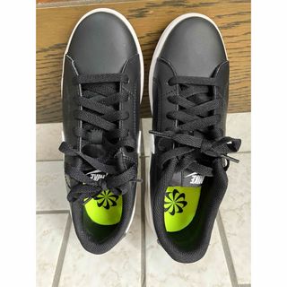 NIKE新品スニーカー　23ｾﾝﾁ