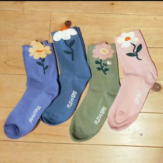 お花の靴下4足セット✻*˸ꕤ*˸*⋆。