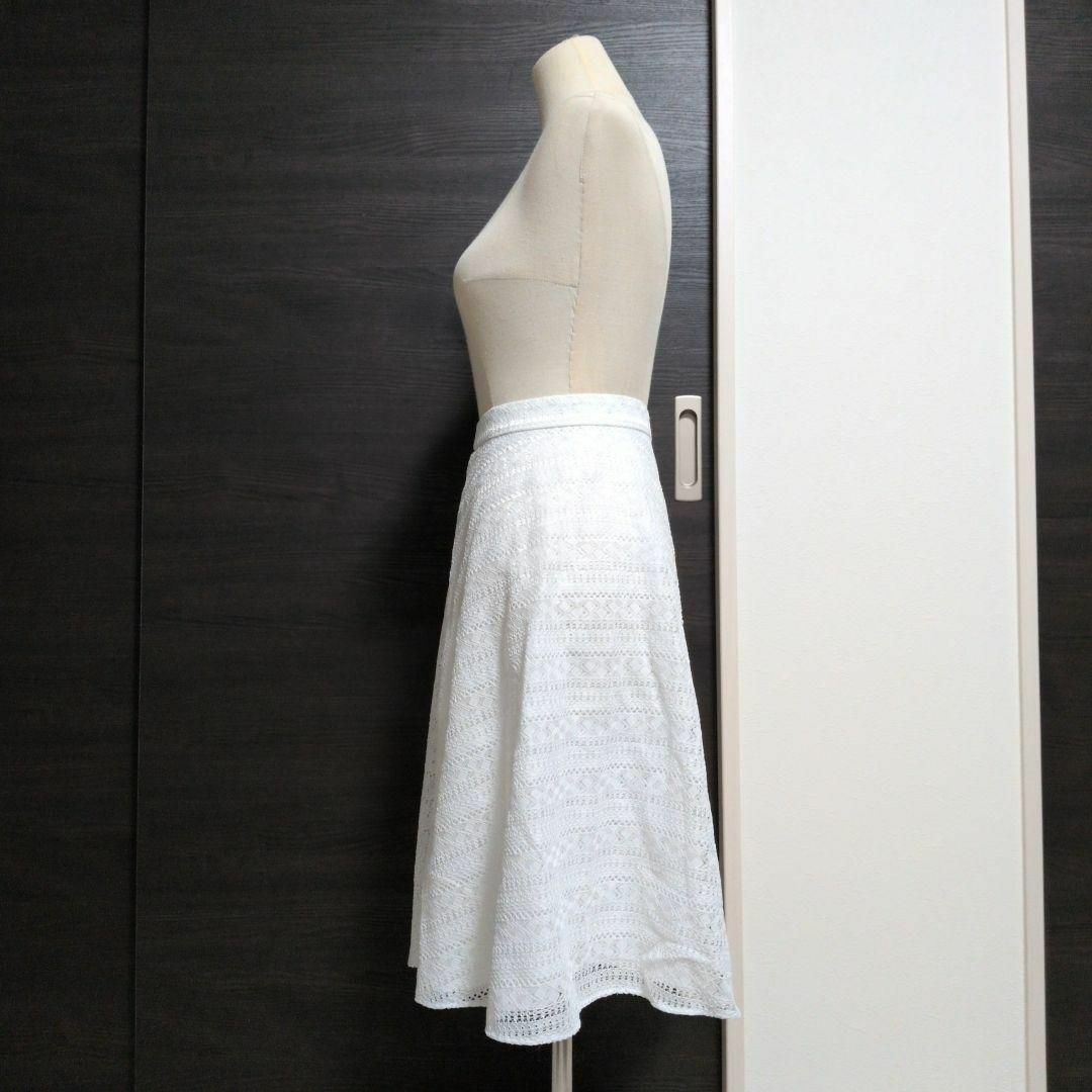 INDIVI(インディヴィ)のINDIVI ホワイトレース 台形スカート サイズ36 レディースのスカート(ひざ丈スカート)の商品写真