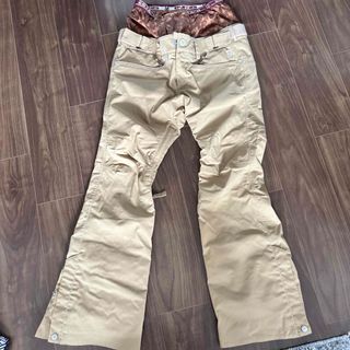 美品　ESTIVO スノーボードパンツ