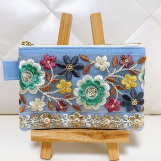 インド刺繍　フラットポーチ　ファスナー12㎝　ライトブルー　ハンドメイド(ポーチ)