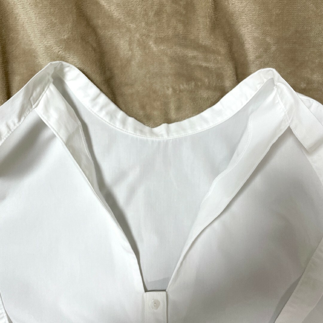 極美品【machatt】バックボウタイ　バンドカラー長袖ブラウス　ボリューム袖 レディースのトップス(シャツ/ブラウス(長袖/七分))の商品写真