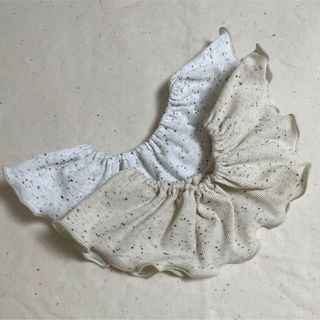 ハンドメイド　フリルスタイ　メロー(スタイ/よだれかけ)