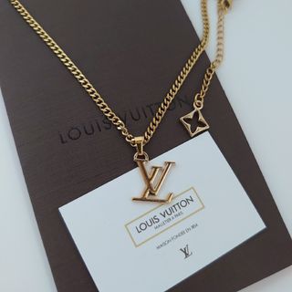 ルイヴィトン(LOUIS VUITTON)のLOUIS VUITTON　ネックレス　LVロゴ　ゴールド(ネックレス)