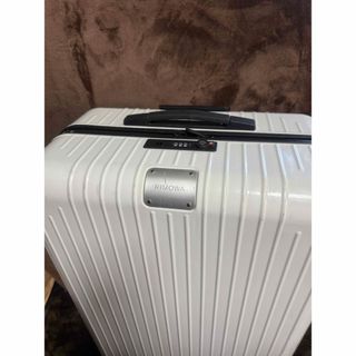 リモワ(RIMOWA)の希少！エッセンシャルライト RIMOWA 軽量 キャリーケース 4輪(スーツケース/キャリーバッグ)