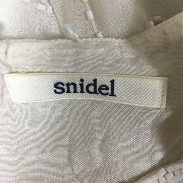 SNIDEL(スナイデル)のsnidel 刺繍ビーズタンクトップ レディースのトップス(タンクトップ)の商品写真